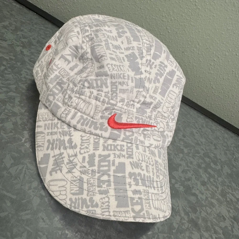 Nike 5 Panel Hat Kids 4-6X‎ White Grey Logo Print Good Swoosh Camper Cap